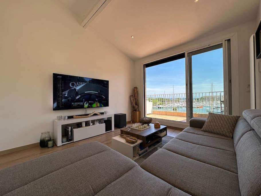L'Atelier Marin Sur Le Port Des Marines Apartment Cogolin Exterior photo